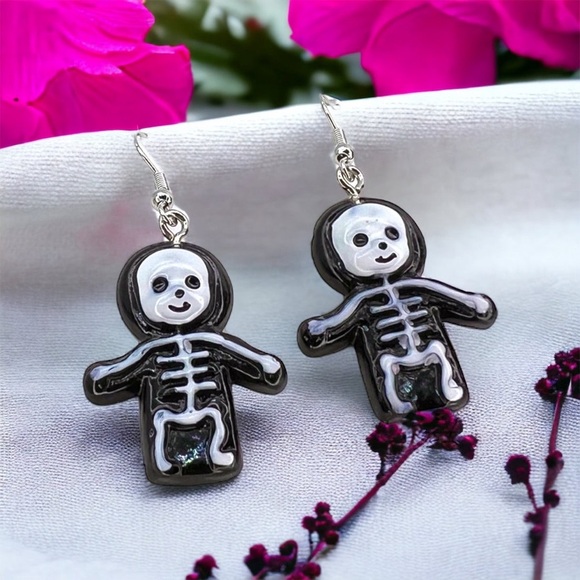 Spooktacular Skeleton Costume Dangle Earrings โ Perfect for Halloween Fun! NWT - Picture 5 of 5